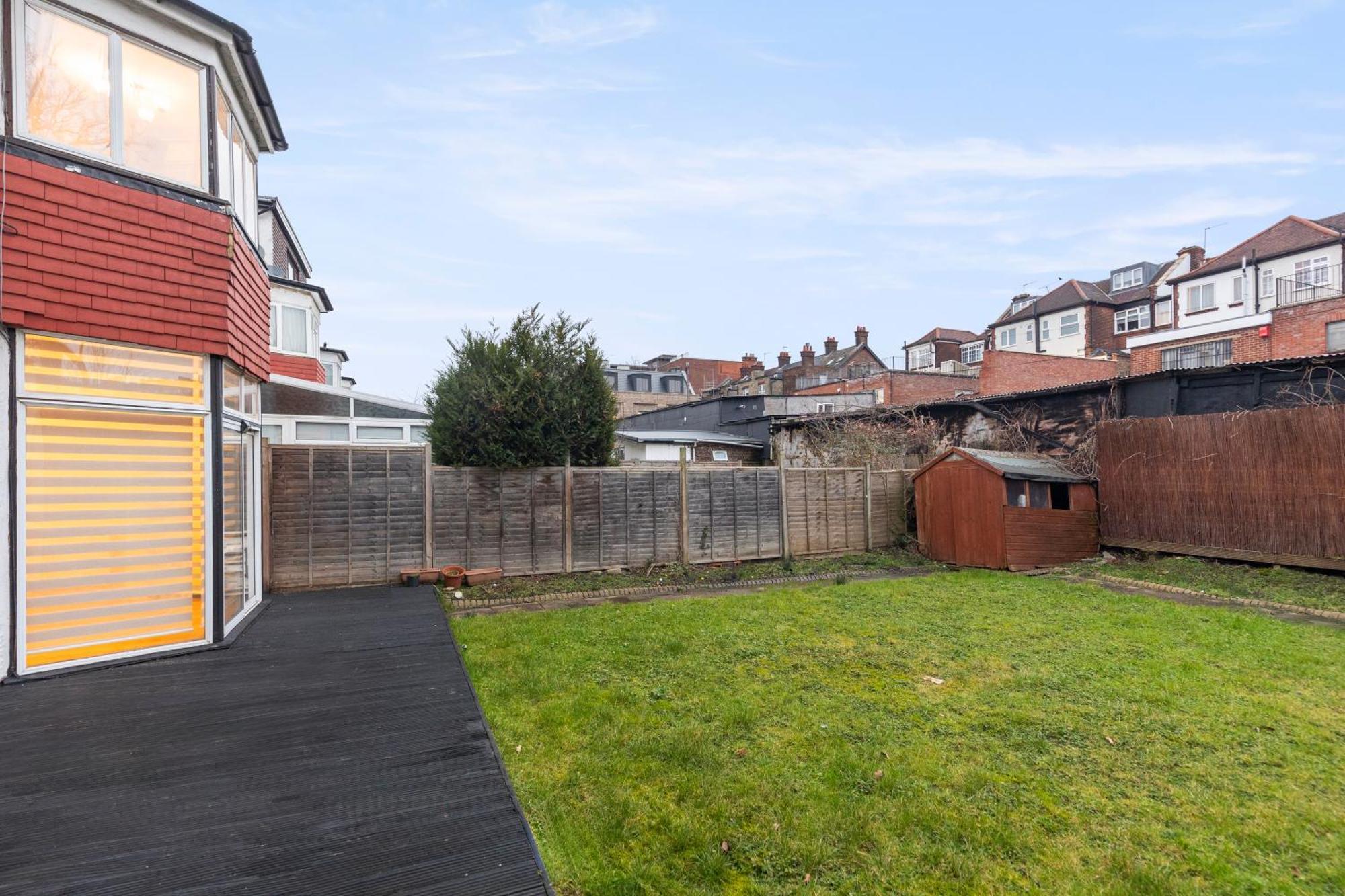 Spacious 4 Bedroom House * Londra