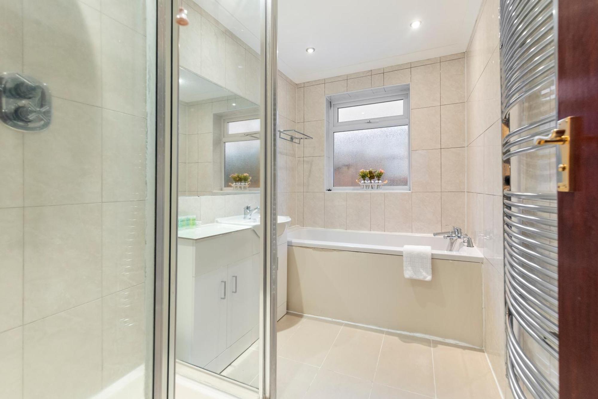Casa vacanze Spacious 4 Bedroom House Londra